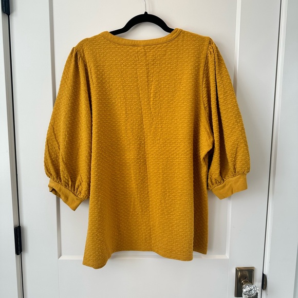 Time and Tru Mustard Yellow Top - Picture 2 of 2